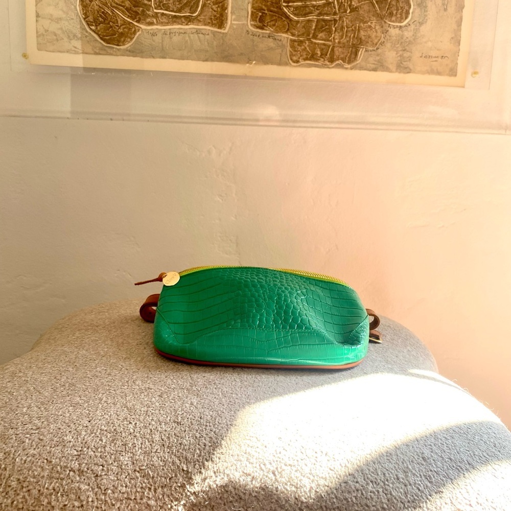 NWT CLASSIC CLARE V, Fanny Pack in the fabulous color Green!!!! - Picture 6 of 7